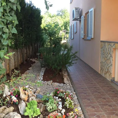Apartments Coral, Klimno, Island Krk Exterior photo