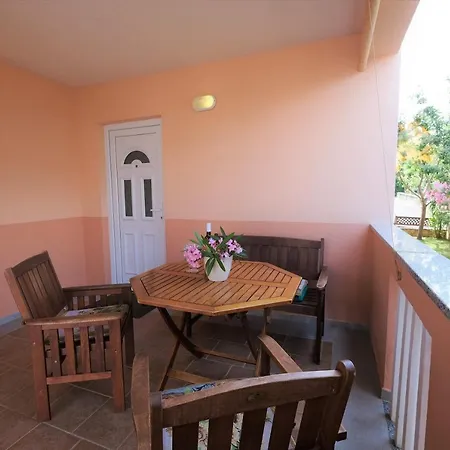 Apartments Coral, Klimno, Island Krk Exterior photo