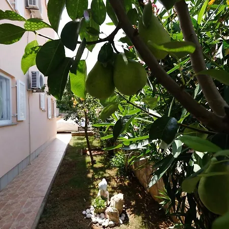 Apartments Coral, Klimno, Island Krk Exterior photo